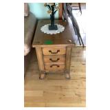 End Table w/ drawers