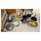 Pans, Pots, Roasters, Plastic Ware Bake ware Pans, Pots, Roasters, Plastic Ware Bake ware