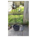 Metal Garden Trellis (3), Plastic Kettle Flower Metal Garden Trellis (3), Plastic Kettle Flower