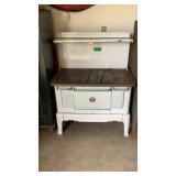 Eureka Cook Stove 42 1/2' x 24' x 53' Eureka Cook Stove 42 1/2' x 24' x 53'