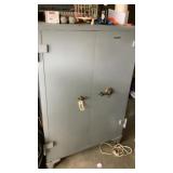 Double door Safe 40 3/8' W x 24' D x 60 7/8' T Double door Safe 40 3/8' W x 24' D x 60 7/8' T