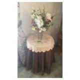 Table, doile & decor 27ï¿½ T, 21ï¿½ round