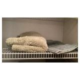 Contents of closet, rugs, towels, bullenten