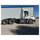 2010 Freightliner Cascadia Day Cab Truck,