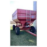 E-Z Trail 450 Gravity Flow Wagon on
