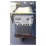 Miller AEAD-200LE Welder