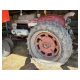 IH Farmall 560 LP Gas, W/F, Fenders, 3pt., PTO,