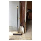 Push broom, shovel, bat (2)
