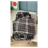Flannel Queen set like new Fitted, flat &
