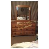 Dresser w/mirror