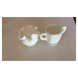 Misc. pcs. Milk glass