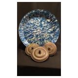 18" Granite Ware Tray, 3 Misc. Lids