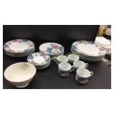 Twenty Five Piece Floral dish set, Thirteen p