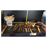 Handi spread seeder, assorted tools,planter plates