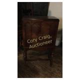 Philco Old Radio in cabinet MUST HAVE HELP TO LOAD