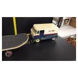 Skateboard, U.S. Mail truck, Strutco Dispatch