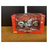 Maisto 1:18 Scale Harley-Davidson Diecast Motorcycle