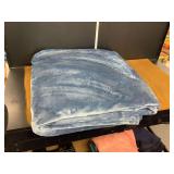 Better Homes & Gardens Blue Plush Blanket - 90 in x 92 in