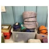 3 sleeping bags & lantern