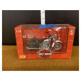 Maisto 1:18 Scale Harley-Davidson 1986 FLST Heritage Softail Evolution Diecast Model