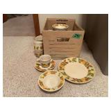 Vernon Ware Metlox Della Robbia Dinnerware Set