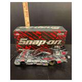 Auto World 1:24 Scale 2011 Cruz Pedregon Snap-on NHRA Funny Car Diecast Model