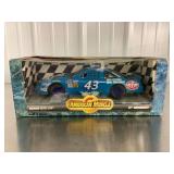 American Muscle 1/18 Scale Richard Petty STP 25th Anniversary Diecast Car