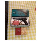 Daisy CO2 200 Semi-Automatic Gas Pistol with Original Box and Accessories