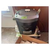 Royal 80X Confetti Cut Paper Shredder and Harvest Greetings Wall Decor