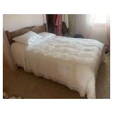 Wooden Bed Frame Full size with Tufted Bedspread
