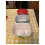 Set of Three Pyrex Square Casserole Dishes with Lid