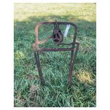 Hudson Metal Hay Carrier with Pulley