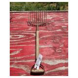 Metal Tine Manure Fork with D-Handle