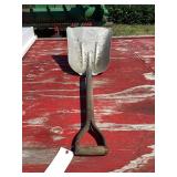 Aluminum Scoop Shovel with D-Grip Wood Handle