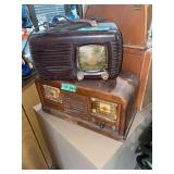 Zenith and Philco Tabletop Tube Radios Lot of 2