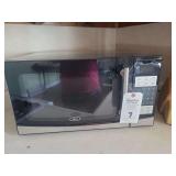 Oster 1000 Watt Digital Microwave Oven