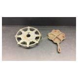 Cast Iron Pieces ONE PIECE IS BROKE SHOWEN IN THE
