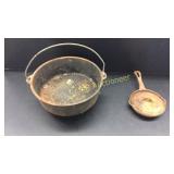 Vintage Cast Iron Kettle Small Cast Iron Skillet