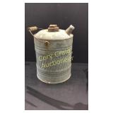 Metal gas can