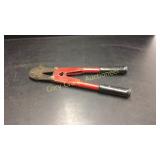 Bolt cutters