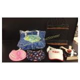 Cloth bag, wall shelf, Tupperware, divided p
