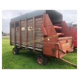 Gehl Silage Wagon, Model BU 910,