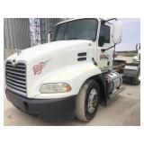 2005 Mack "Vision" Model CXN613