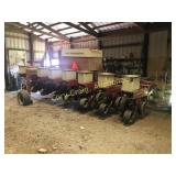 IH 900 Cyclo Air Planter, 8R, 30",