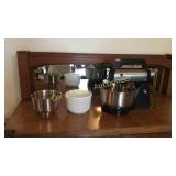 West Bend mixer with 3 bowls