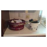 2 Rival crockpots