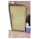 Signature Up Right Freezer 32" W x 27" D x 63" T