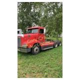2002 Freightliner FLD120 Semi Truck