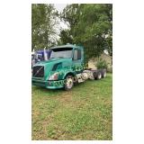 2006 Volvo VNL Semi Truck