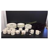 Christmas dinnerware 2 cups chipped